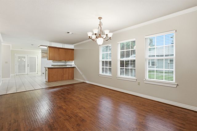 321 S Main Street, Irving, TX 75060