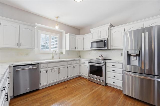 15645 W 154th Street, Olathe, KS 66062