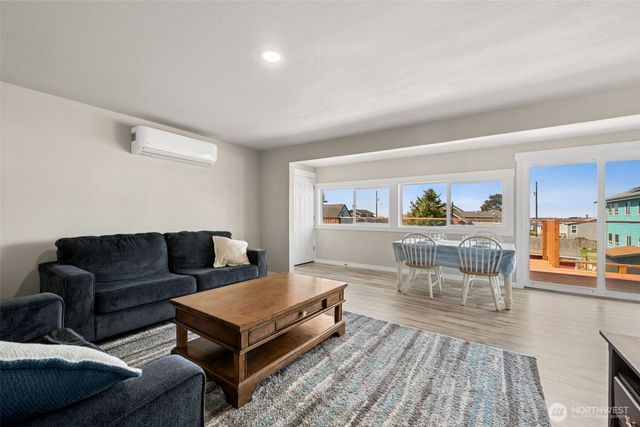 34 4th Street S, Pacific Beach, WA 98571