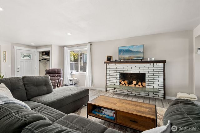 34 4th Street S, Pacific Beach, WA 98571