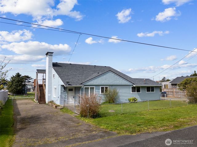 34 4th Street S, Pacific Beach, WA 98571
