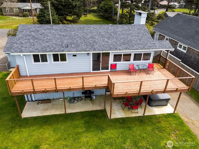 34 4th Street S, Pacific Beach, WA 98571