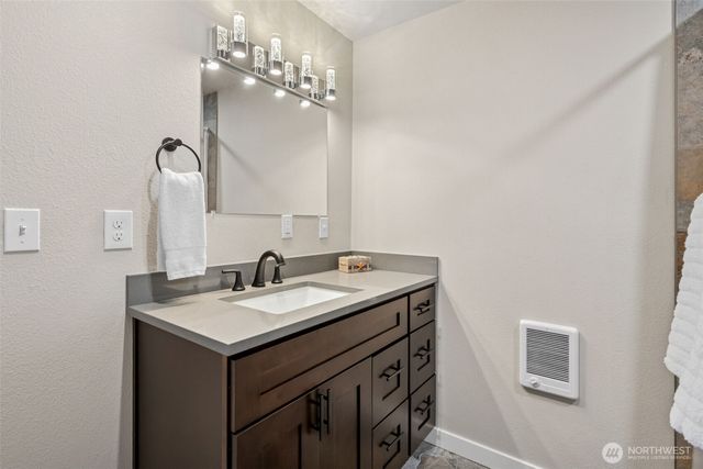 34 4th Street S, Pacific Beach, WA 98571