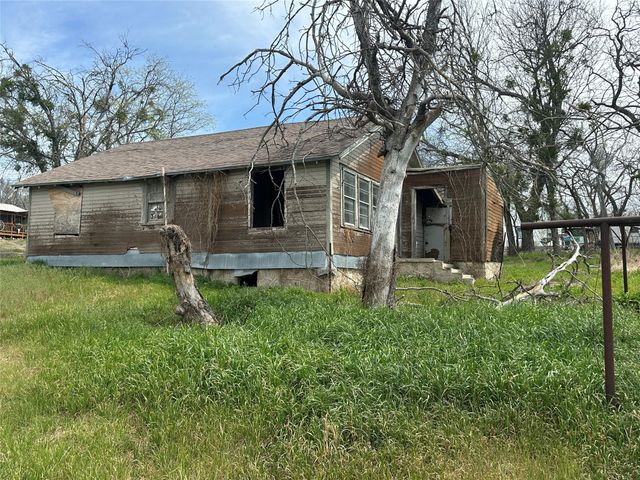 407 Iredell Road, Hico, TX 76457