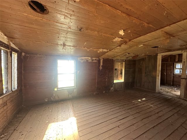 407 Iredell Road, Hico, TX 76457
