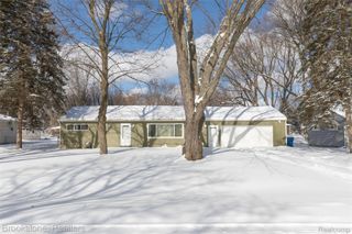 3474 FORT Drive, Waterford Charter Township, MI 48328