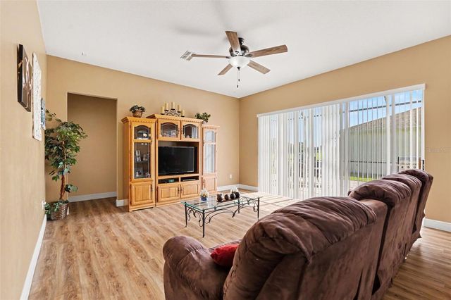 25741 RISEN STAR DR, Wesley Chapel, FL 33544