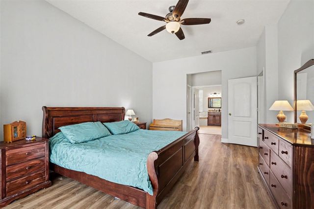25741 RISEN STAR DR, Wesley Chapel, FL 33544