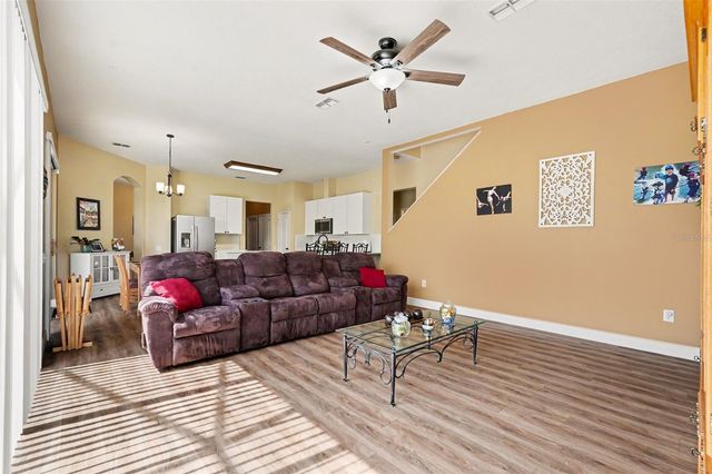 25741 RISEN STAR DR, Wesley Chapel, FL 33544