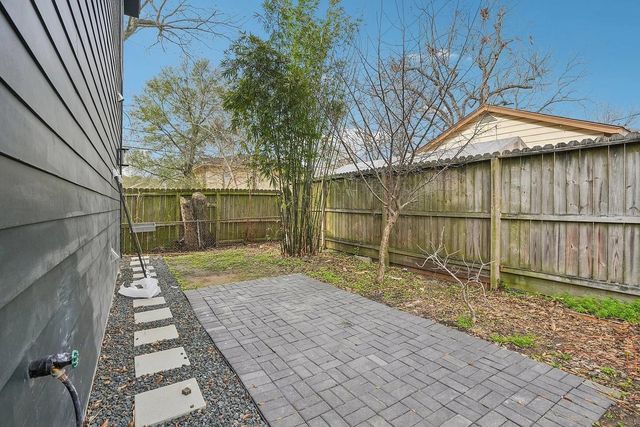 1410 Elliott Street B, Houston, TX 77023