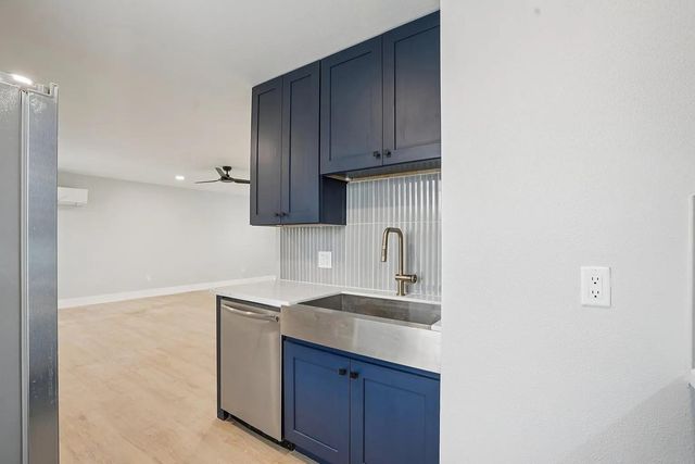 1410 Elliott Street B, Houston, TX 77023