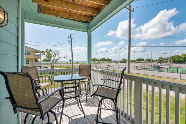 1113 San Jacinto Street, La Porte, TX 77571