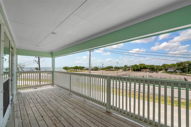 1113 San Jacinto Street, La Porte, TX 77571