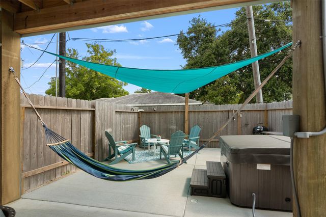 1113 San Jacinto Street, La Porte, TX 77571