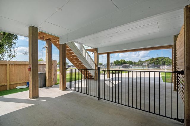 1113 San Jacinto Street, La Porte, TX 77571