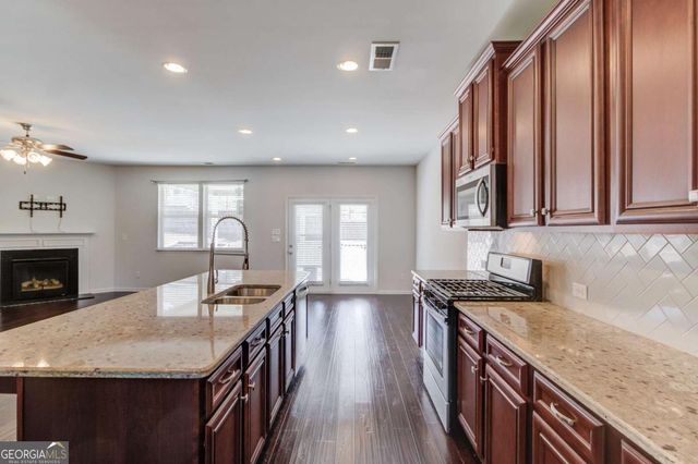 385 Broadmoor Drive, Braselton, GA 30517