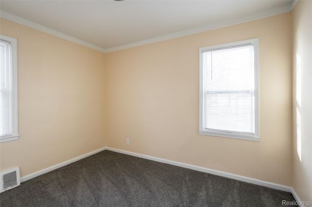 19100 Kingsville Street, Harper Woods, MI 48225