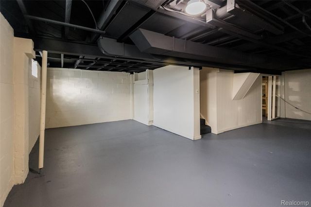 19100 Kingsville Street, Harper Woods, MI 48225