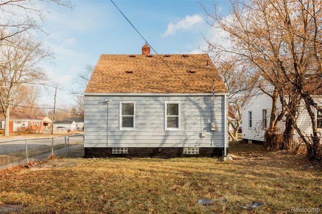 19100 Kingsville Street, Harper Woods, MI 48225