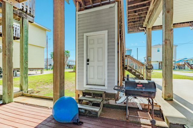 306 Galleon Drive, Freeport, TX 77541