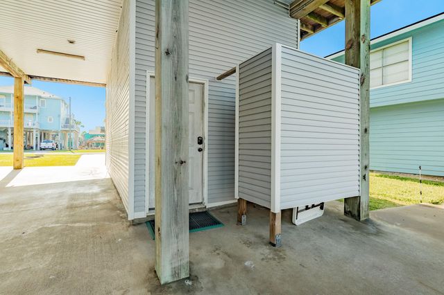 306 Galleon Drive, Freeport, TX 77541