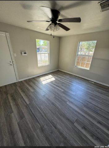 125 SMALLWOOD DR, San Antonio, TX 78210