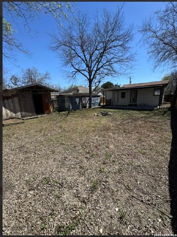 125 SMALLWOOD DR, San Antonio, TX 78210