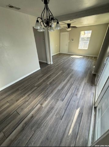125 SMALLWOOD DR, San Antonio, TX 78210