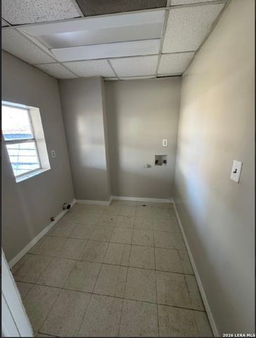 125 SMALLWOOD DR, San Antonio, TX 78210