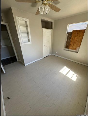 125 SMALLWOOD DR, San Antonio, TX 78210