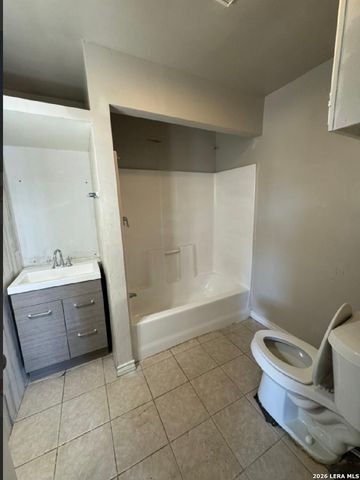 125 SMALLWOOD DR, San Antonio, TX 78210