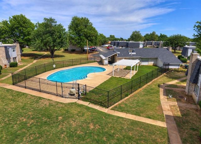 206 Jason Drive, Norman, OK 73071