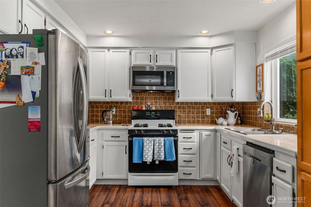 5601 Thornbury Drive SE, Lacey, WA 98513