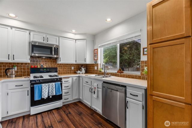 5601 Thornbury Drive SE, Lacey, WA 98513