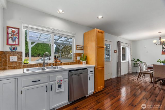 5601 Thornbury Drive SE, Lacey, WA 98513