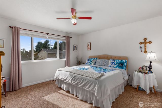 5601 Thornbury Drive SE, Lacey, WA 98513