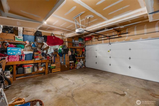 5601 Thornbury Drive SE, Lacey, WA 98513