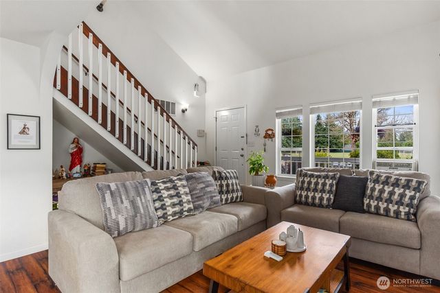 5601 Thornbury Drive SE, Lacey, WA 98513