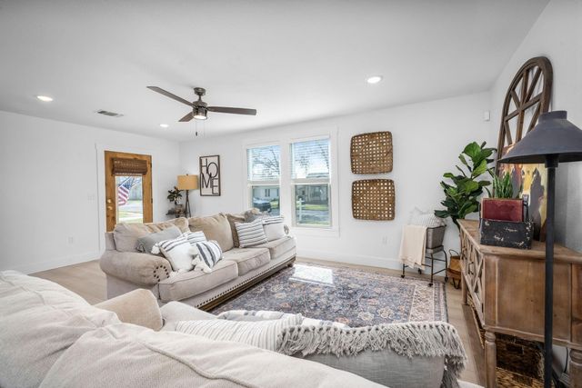215 Paulus Street, Schulenburg, TX 78956