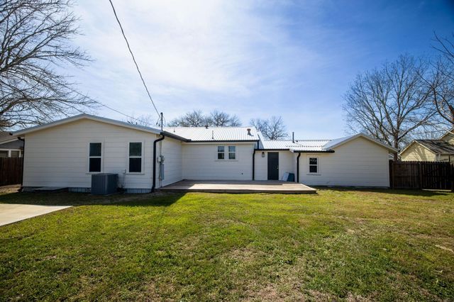 215 Paulus Street, Schulenburg, TX 78956