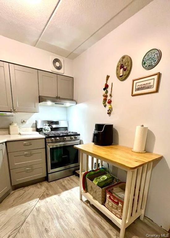 6809 242nd Street 33A, Little Neck, NY 11362 — photo 4