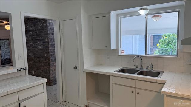 2221 Whitewing Avenue, Mcallen, TX 78501