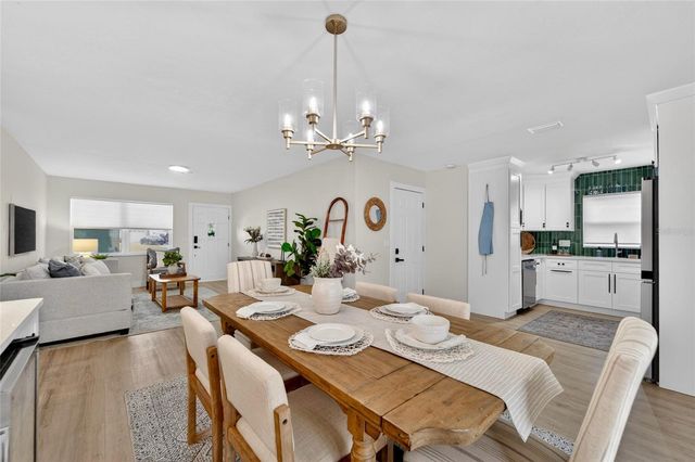 2575 GRANADA CIRCLE E, St Petersburg, FL 33712