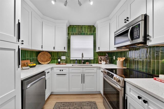 2575 GRANADA CIRCLE E, St Petersburg, FL 33712