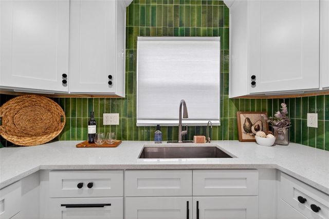 2575 GRANADA CIRCLE E, St Petersburg, FL 33712