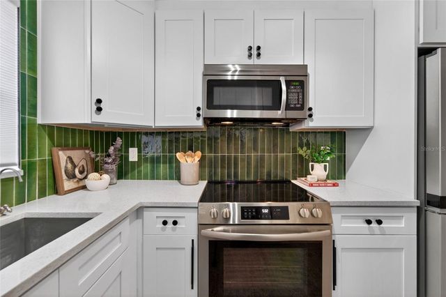 2575 GRANADA CIRCLE E, St Petersburg, FL 33712