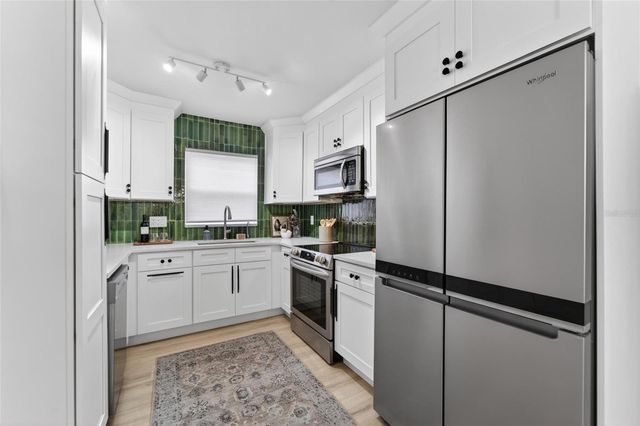2575 GRANADA CIRCLE E, St Petersburg, FL 33712