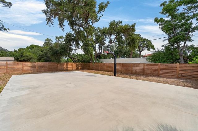 2575 GRANADA CIRCLE E, St Petersburg, FL 33712
