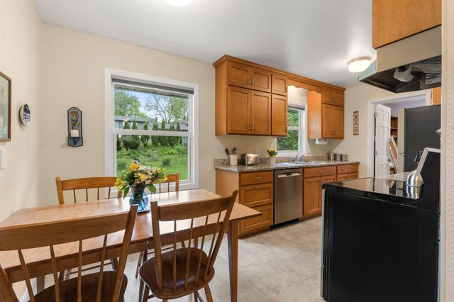 942 7th Avenue E, Shakopee, MN 55379