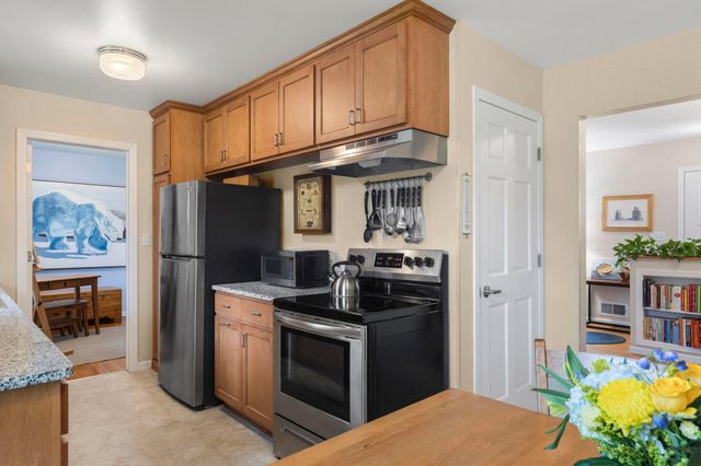 942 7th Avenue E, Shakopee, MN 55379